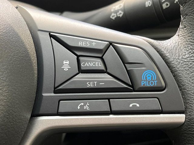 �y�v���p�C���b�g�z�������H�ł̒��������s���y��!!�a�؎��Ə��񑖍s�̃V�[���ŁA�A�N�Z���E�u���[�L�E�X�e�A�����O�������Ő��䂵�A�������^�]�̕��S���y�����Ă���܂���