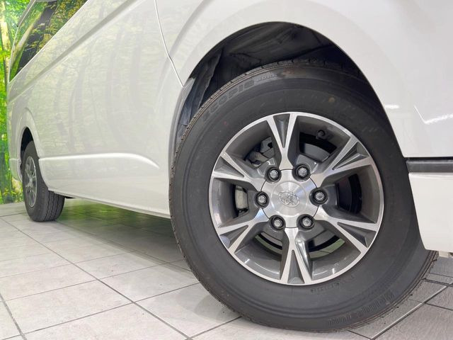 �y����15�C���`�A���~�z�C�[���z�O�ςɃ}�b�`���������A���~�z�C�[���𑕒����Ă���܂��B�e��ЊO�A���~�z�C�[����A�X�^�b�h���X�^�C�����戵�����Ă���܂��B���񂲑��k����������