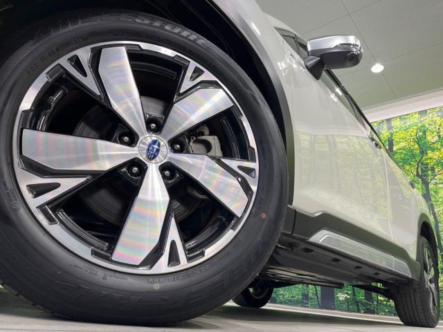 �y����18�C���`�A���~�z�C�[���z�O�ςɃ}�b�`���������A���~�z�C�[���𑕒����Ă���܂��B�e��ЊO�A���~�z�C�[����A�X�^�b�h���X�^�C�����戵�����Ă���܂��B���񂲑��k����������