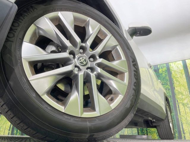 【純正アルミホイール】外観にマッチした純正アルミホイールを装着しております。各種社外アルミホイールや、スタッドレスタイヤも取扱いしております。是非ご相談ください♪