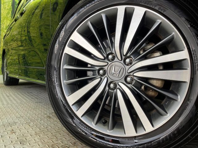 �y����17�C���`�A���~�z�C�[���z�O�ςɃ}�b�`���������A���~�z�C�[���𑕒����Ă���܂��B�e��ЊO�A���~�z�C�[����A�X�^�b�h���X�^�C�����戵�����Ă���܂��B���񂲑��k����������