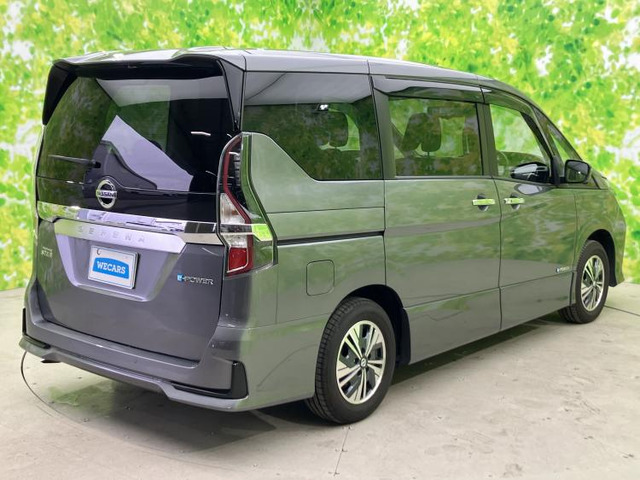 セレナ1.2 e-POWER ハイウェイスターV