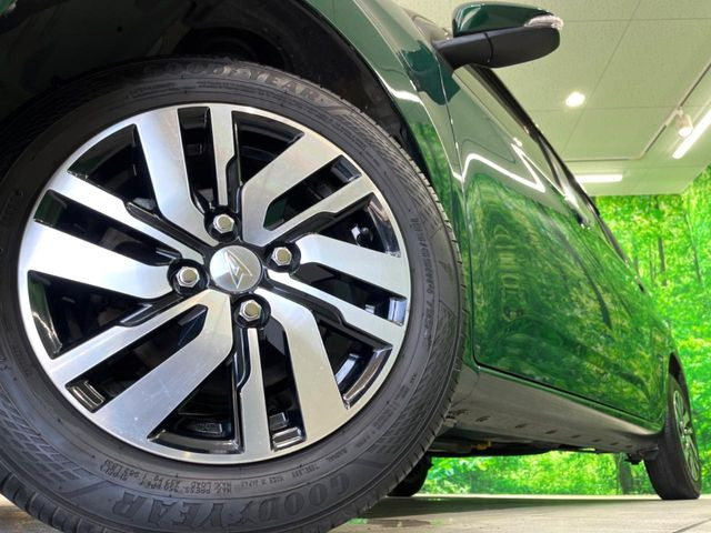 �y�A���~�z�C�[���z�O�ςɃ}�b�`�����A���~�z�C�[���𑕒����Ă���܂��B�e��A���~�z�C�[����A�X�^�b�h���X�^�C�����戵�����Ă���܂��B���񂲑��k����������