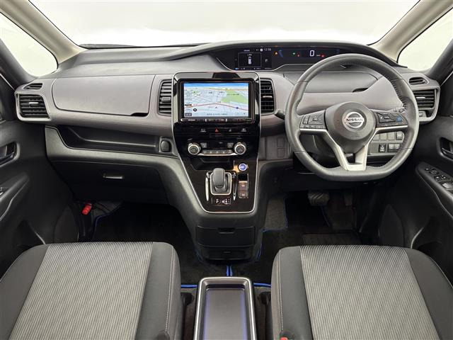 セレナ1.2 e-POWER ハイウェイスターV