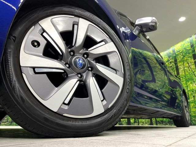 �y����17�C���`�A���~�z�C�[���z�O�ςɃ}�b�`���������A���~�z�C�[���𑕒����Ă���܂��B�e��ЊO�A���~�z�C�[����A�X�^�b�h���X�^�C�����戵�����Ă���܂��B���񂲑��k����������