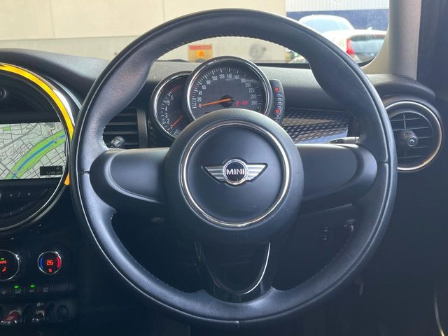 ���n���h�����̃X�������Ȃ��A���ꂢ�ȏ�Ԃ��ێ����Ă���܂��B�e�X�C�b�`���̓�����m�F�ς݂ł��B