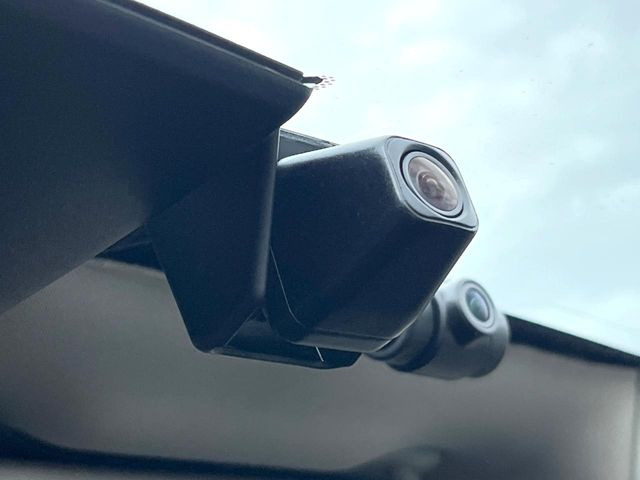 【ドライブレコーダー】ドライブレコーダー装備!走行中はもちろん、あおり運転や事故に遭遇した際、映像で記録し、万一のリスクに備えます。※記録用SDカードはお客様ご自身でご準備いただく必要があります。