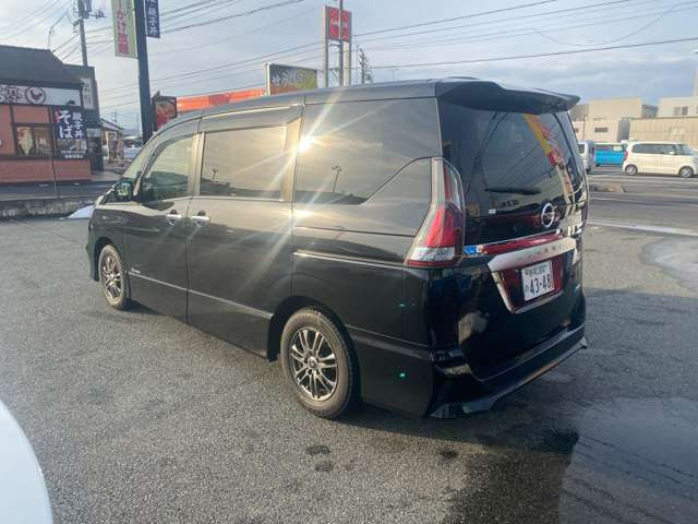 セレナ2.0 ハイウェイスター 助手席スライドアップシート