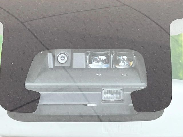 �y�X�Y�L �Z�[�t�e�B�T�|�[�g�z���s���ɑO���̎ԗ�����F�����A�Փ˂������Ȏ��͌x��ƃu���[�L�ŏՓˉ���Ɣ�Q�y�����A�V�X�g�B�����S�Ƀh���C�u�����y���݂��������܂��B