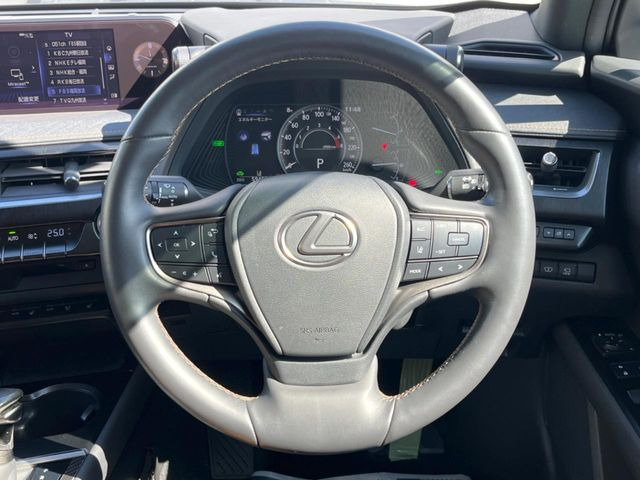 �y�����v�����X�e�A�����O�z�㎿�Ȋv���g�p���邱�ƂŁA��ɂ����������݂ƂĂ��^�]���₷���n���h���ł���