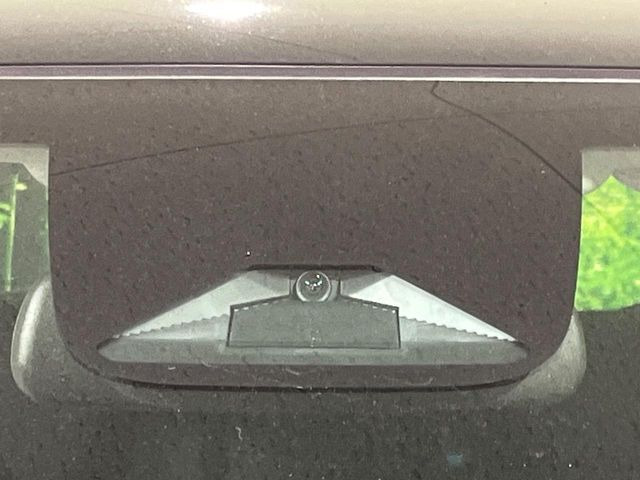 �y�z���_�Z���V���O�z���s���ɑO���̎ԗ�����F�����A�Փ˂������Ȏ��͌x��ƃu���[�L�ŏՓˉ���Ɣ�Q�y�����A�V�X�g�B�����S�Ƀh���C�u�����y���݂��������܂��B