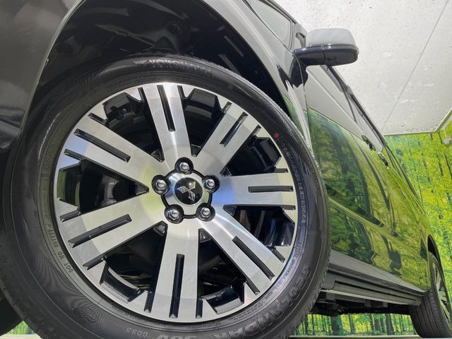 �y����18�C���`�A���~�z�C�[���z�O�ςɃ}�b�`���������A���~�z�C�[���𑕒����Ă���܂��B�e��ЊO�A���~�z�C�[����A�X�^�b�h���X�^�C�����戵�����Ă���܂��B���񂲑��k����������