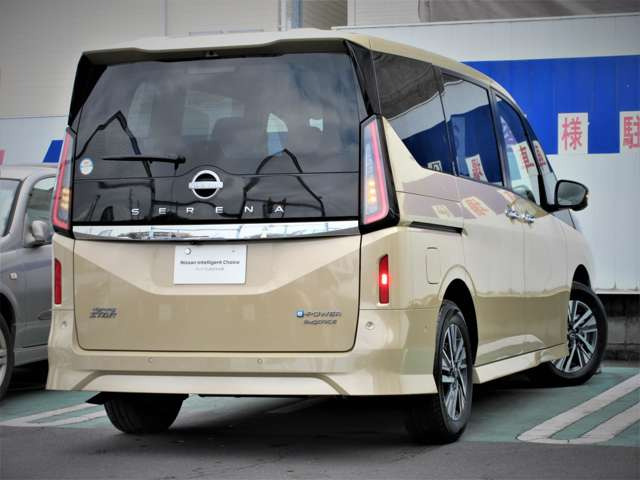 セレナ1.4 e-4ORCE ハイウェイスターV 4WD