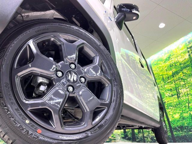 �y����15�C���`�A���~�z�C�[���z�O�ςɃ}�b�`���������A���~�z�C�[���𑕒����Ă���܂��B�e��ЊO�A���~�z�C�[����A�X�^�b�h���X�^�C�����戵�����Ă���܂��B���񂲑��k����������