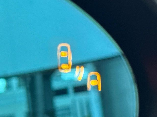 �y�u���C���h�X�|�b�g���j�^�����O�z���s���A�h�A�~���[�̎��p�ɂȂ�₷���ӏ��Ɍ㑱�Ԃ��ڋ߂���ƃT�C�h�~���[�t�߂Ɍx����\���A�h���C�o�[�ɒ��ӊ��N�����Ă���܂��B