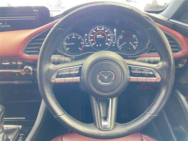 MAZDA3ファストバック1.8 XD バーガンディ セレクション