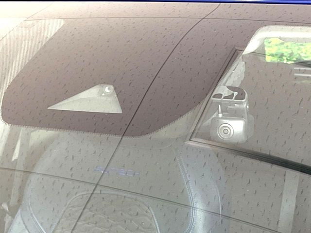 �y�C���e���W�F���g�G�}�[�W�F���V�[�u���[�L�z�t�����g�J�����őO���̎ԗ�����s�҂����m�B�Փ˂������Ȏ��͏Փ˔�Q�y���u���[�L���쓮�A�Փˉ�����T�|�[�g�B�����S�Ƀh���C�u�����y���݂��������܂��B