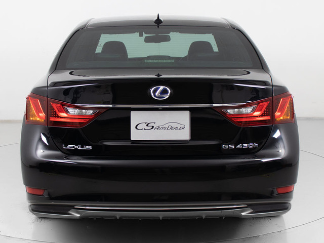 �����}���`�A���^�̃J���[�o�b�N���j�^�[���ځB�M�A���o�b�N�ɓ����Ǝ����I�ɐ؂�ւ��D����̂ł��B�N���ȃJ�����摜�ɂĎԌɓ�����T�|�[�g���Ă���܂��B����ŎԌɓ�������S�ł��ˁB