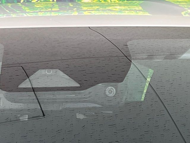 �y�g���^�Z�[�t�e�B�Z���X�z���s���ɑO���̎ԗ�����F�����A�Փ˂������Ȏ��͌x��ƃu���[�L�ŏՓˉ���Ɣ�Q�y�����A�V�X�g�B�����S�Ƀh���C�u�����y���݂��������܂��B