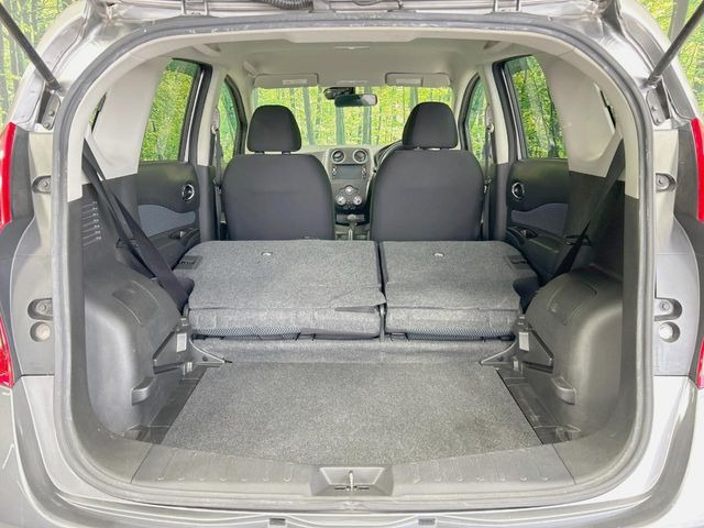 ���i�̂���������ʋ΁A���}���ɏ\���ȉ׎��X�y�[�X���m�ۂ��Ă���܂��B�Z�J���h�V�[�g��|���ƁA�傫�ȉו��̐ύڂ��\�ł���