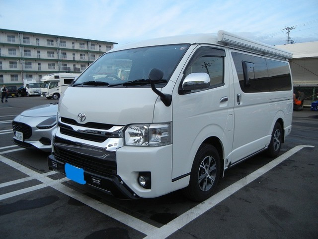 ハイエースキャンピング