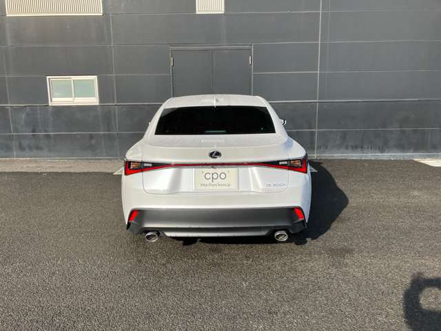 IS300h バージョンL