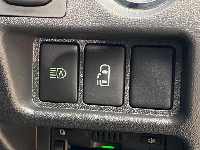 �y�p���[�X���C�h�h�A�z�X�}�[�g�L�[��^�]�Ȃ̃X�C�b�`�ŃX���C�h�h�A�̊J���\���d��������͂����ăh�A���J����K�v�������A���������q�l�ł��A�d���ו��������Ă��鎞�����N�ɊJ���߂ł��܂���