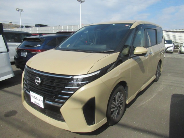 セレナ1.4 e-POWER ハイウェイスターV