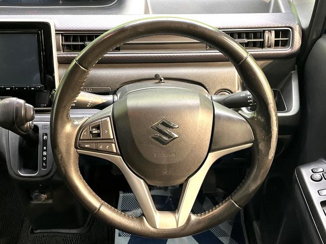 �y�X�e�A�����O�X�C�b�`�z�^�]���A�O������ڐ������炷���ƂȂ��A�I�[�f�B�I���̑��삪�\�ȕ֗��@�\!���S&���K�ȃh���C�u�����o���Ă���܂���