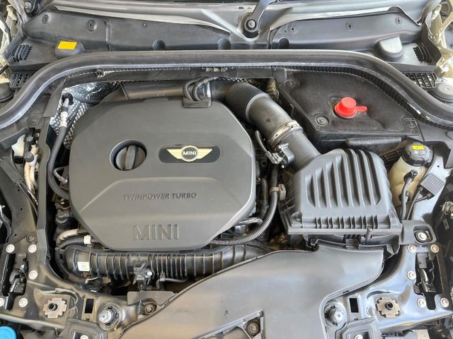 �����X�ł́A�e���[�J�[�̐�p�f�f�e�X�^�[�𓱓��B���Ǝ��i�����e�N�j�J���X�^�b�t���풓���Ă���܂��̂ŁA������̍ۂɂ����S���Ă����p���������܂��B