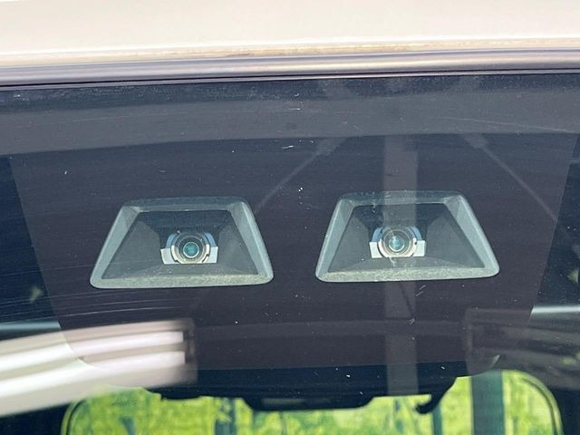 �y�X�}�[�g�A�V�X�g�z���s���ɑO���̎ԗ�����F�����A�Փ˂������Ȏ��͌x��ƃu���[�L�ŏՓˉ���Ɣ�Q�y�����A�V�X�g�B�����S�Ƀh���C�u�����y���݂��������܂��B