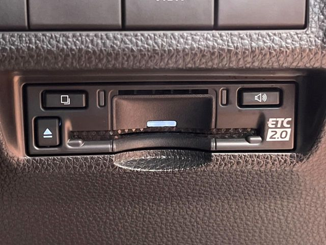 【ETC】高速道路の料金所をストレスなく通過!話題のスポットやサービスエリアに多い「スマートIC」利用時は必須のアイテムです。当店でセットアップを実施、ご納車当日からすぐにご利用いただけます!