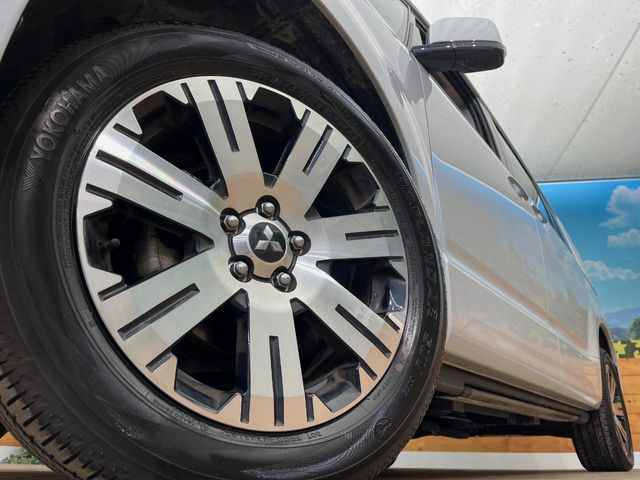 �y����18�C���`�A���~�z�C�[���z�O�ςɃ}�b�`���������A���~�z�C�[���𑕒����Ă���܂��B�e��ЊO�A���~�z�C�[����A�X�^�b�h���X�^�C�����戵�����Ă���܂��B���񂲑��k����������