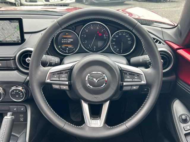 �y�����v�����X�e�A�����O�z�㎿�Ȋv���g�p���邱�ƂŁA��ɂ����������݂ƂĂ��^�]���₷���n���h���ł���