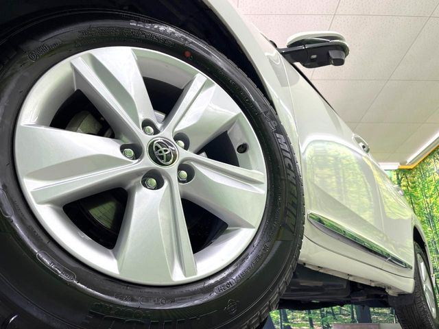 �y����17�C���`�A���~�z�C�[���z�O�ςɃ}�b�`���������A���~�z�C�[���𑕒����Ă���܂��B�e��ЊO�A���~�z�C�[����A�X�^�b�h���X�^�C�����戵�����Ă���܂��B���񂲑��k����������