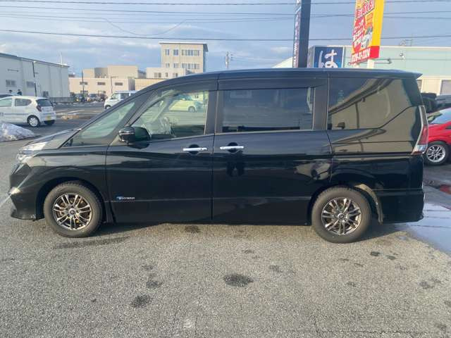 セレナ2.0 ハイウェイスター 助手席スライドアップシート