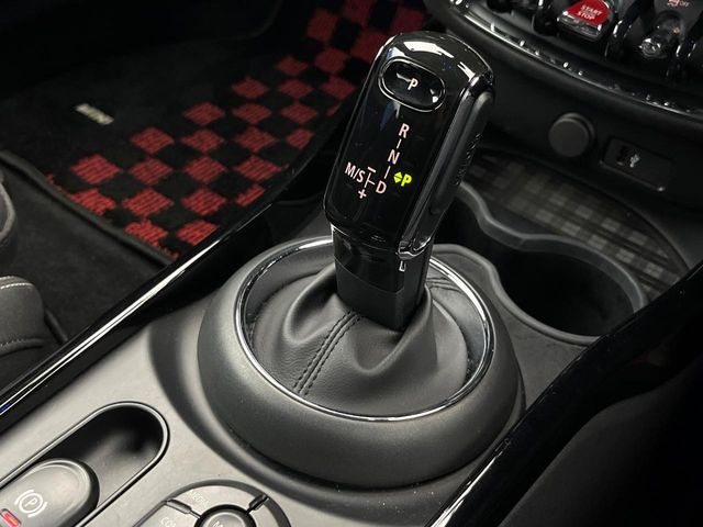 ��MT���[�h�t��AT:�ʏ�͎����ł����Ȃ���ϑ�(�M�A�`�F���W)���h���C�o�[�̑���ɂ���ĈӐ}�I�ɕς�����V�X�e���ł��B����w���i�̃h���C�u�����y���݂��������܂�!