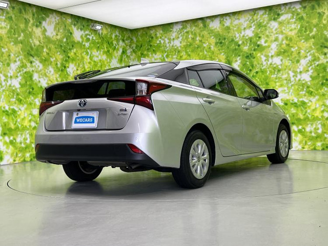 プリウス1.8 S E-Four 4WD