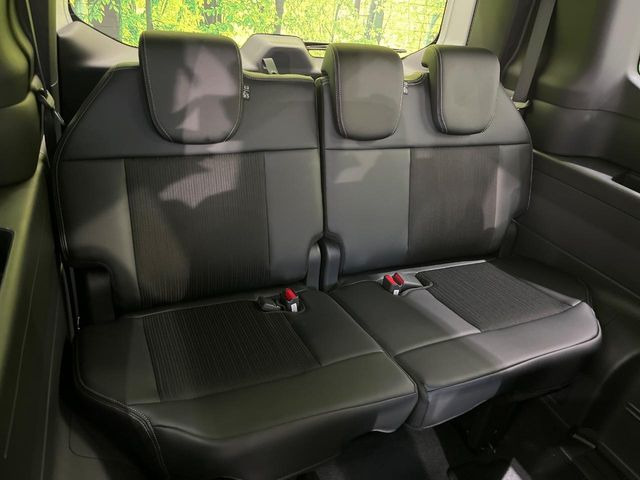 ���i���ȃI���W�i���t���A�}�b�g���I�v�V�����ɂĂ��p�ӂ��Ă���܂��B���D���ȃf�U�C����J���[�����Ԃɍ��킹�đI��ł����������Ƃ��ł��܂���