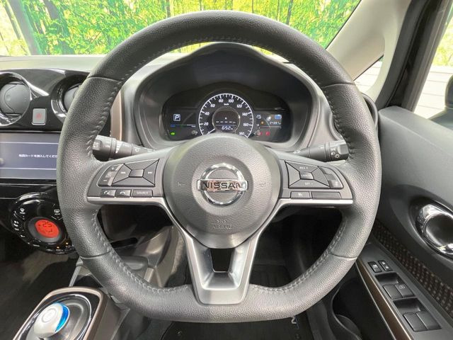 �y�����v�����X�e�A�����O�z�㎿�Ȋv���g�p���邱�ƂŁA��ɂ����������݂ƂĂ��^�]���₷���n���h���ł���