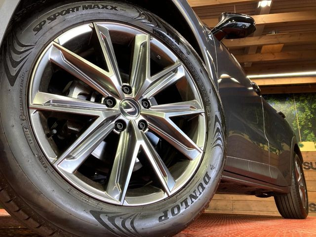 �y�����A���~�z�C�[���z�O�ςɃ}�b�`���������A���~�z�C�[���𑕒����Ă���܂��B�e��ЊO�A���~�z�C�[����A�X�^�b�h���X�^�C�����戵�����Ă���܂��B���񂲑��k����������