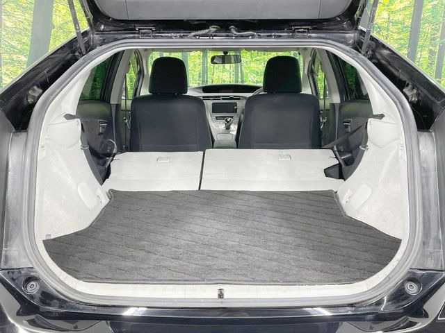 ���i�̂���������ʋ΁A���}���ɏ\���ȉ׎��X�y�[�X���m�ۂ��Ă���܂��B�Z�J���h�V�[�g��|���ƁA�傫�ȉו��̐ύڂ��\�ł���