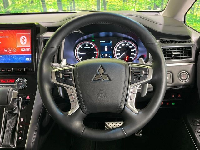 �y�����v�����X�e�A�����O�z�㎿�Ȋv���g�p���邱�ƂŁA��ɂ����������݂ƂĂ��^�]���₷���n���h���ł���