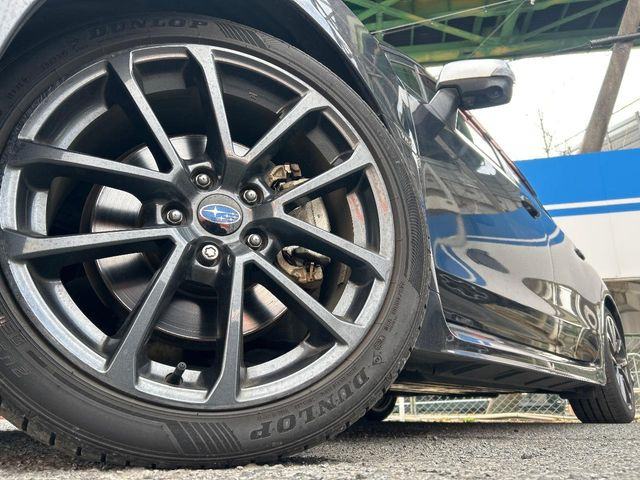 �y����18�C���`�A���~�z�C�[���z�O�ςɃ}�b�`���������A���~�z�C�[���𑕒����Ă���܂��B�e��ЊO�A���~�z�C�[����A�X�^�b�h���X�^�C�����戵�����Ă���܂��B���񂲑��k����������