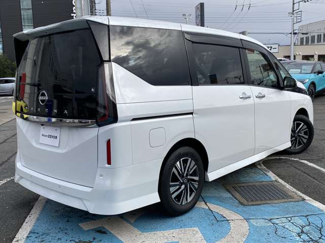 セレナ2.0 ハイウェイスターV