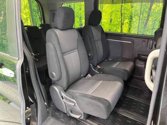 ���ڒ����̓E�H�[�N�X���[�ƂȂ��Ă���܂��B���ڂƎO��ڂ̈ړ�����~�肪�Ƃ��Ă��y�ɂȂ�̂ŁA���~��̍ۂ��X�g���X�������邱�Ƃ͂���܂����