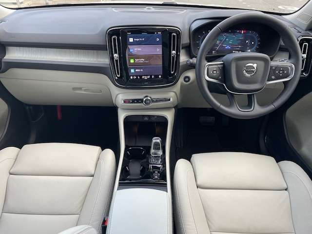 XC40ウルトラ B4 AWD 4WD