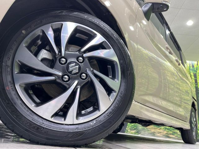 �y����15�C���`�A���~�z�C�[���z�O�ςɃ}�b�`���������A���~�z�C�[���𑕒����Ă���܂��B�e��ЊO�A���~�z�C�[����A�X�^�b�h���X�^�C�����戵�����Ă���܂��B���񂲑��k����������