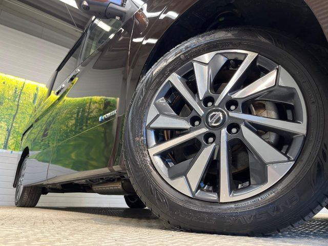 �y����16�C���`�A���~�z�C�[���z�O�ςɃ}�b�`���������A���~�z�C�[���𑕒����Ă���܂��B�e��ЊO�A���~�z�C�[����A�X�^�b�h���X�^�C�����戵�����Ă���܂��B���񂲑��k����������