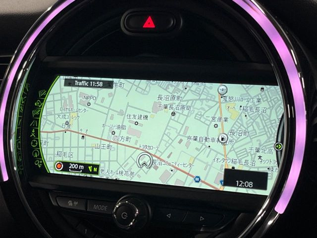 �������i�r:��̊��̂���i�r�́A����������ԓ������o���Ă���܂��B�I�[�f�B�I�@�\���[�����Ă���܂��̂ŁA�^�]�����y���߂܂���